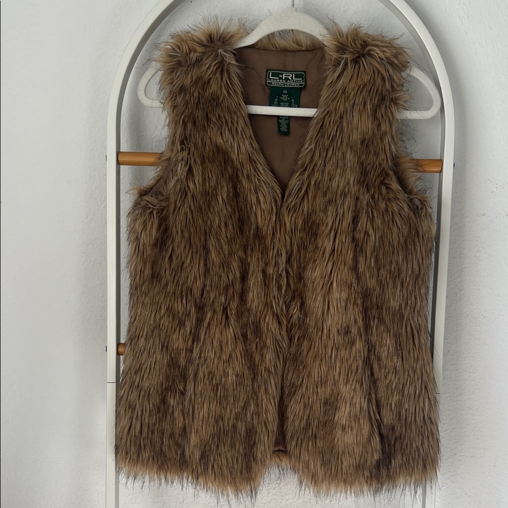L-RL Lauren Active Ralph Lauren Faux Fur Vest in Brown XS